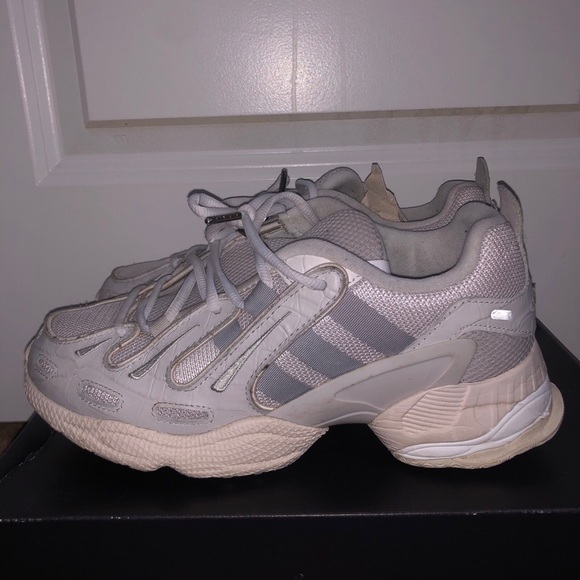 Adidas lxcon size: 8 Color: gray used once, comes inside box. Perfect condition - Picture 4 of 6